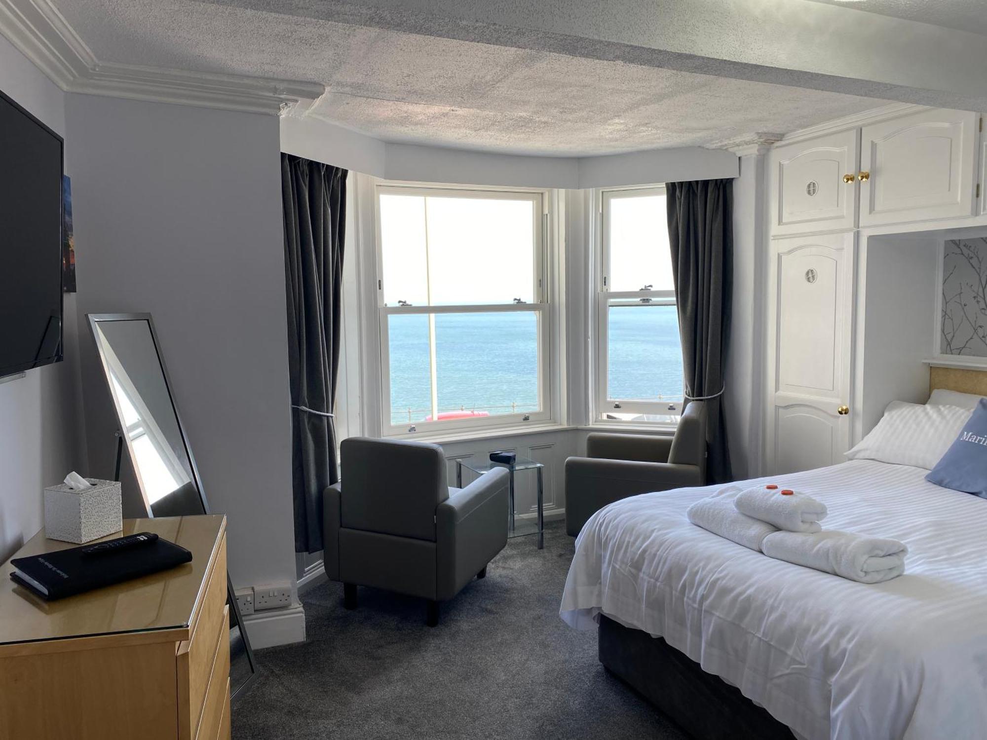 Marine View Guest House สการ์โบโรห์ ภายนอก รูปภาพ