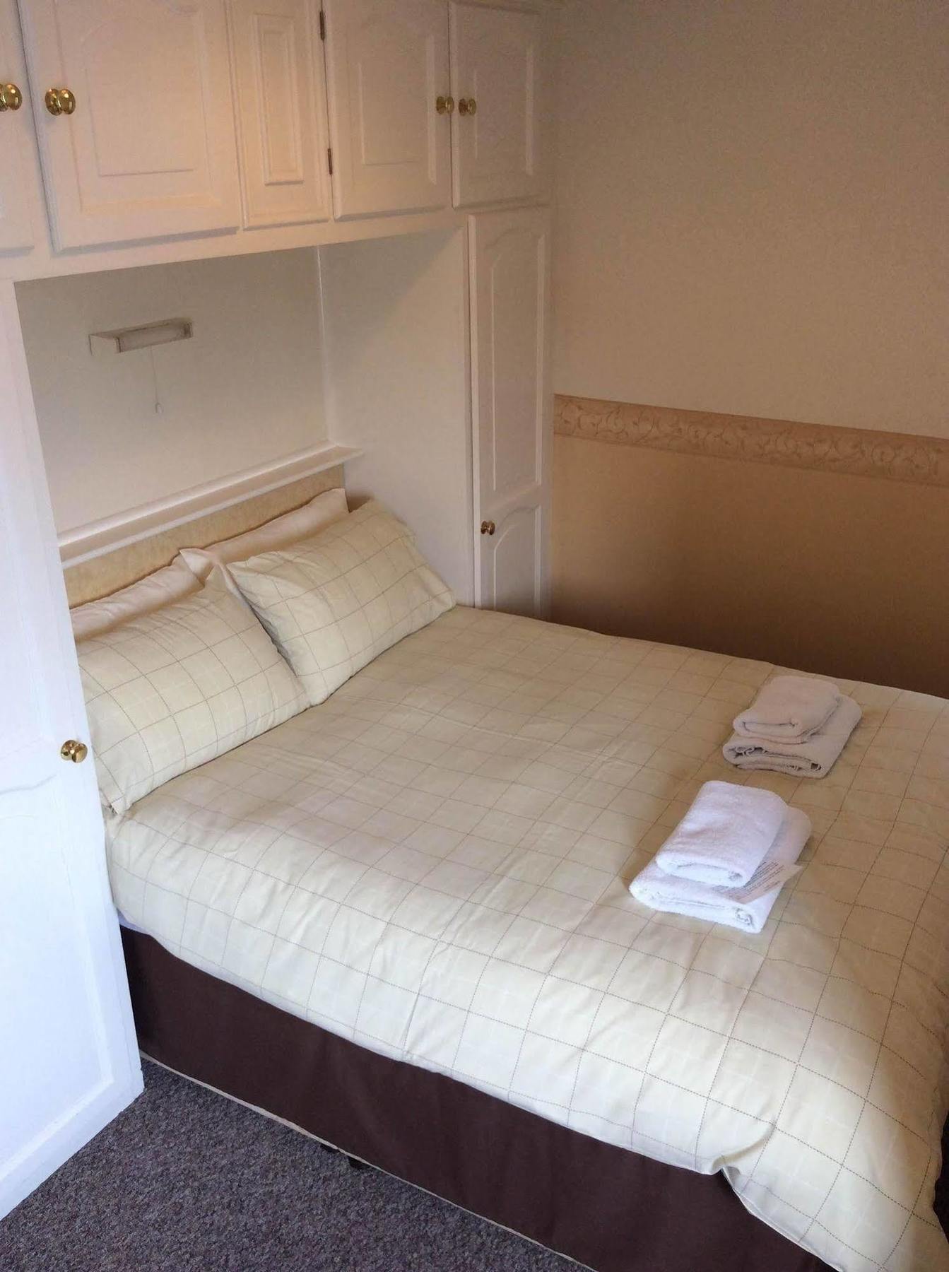 Marine View Guest House สการ์โบโรห์ ภายนอก รูปภาพ